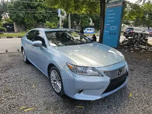 Lexus ES 2013 Blue