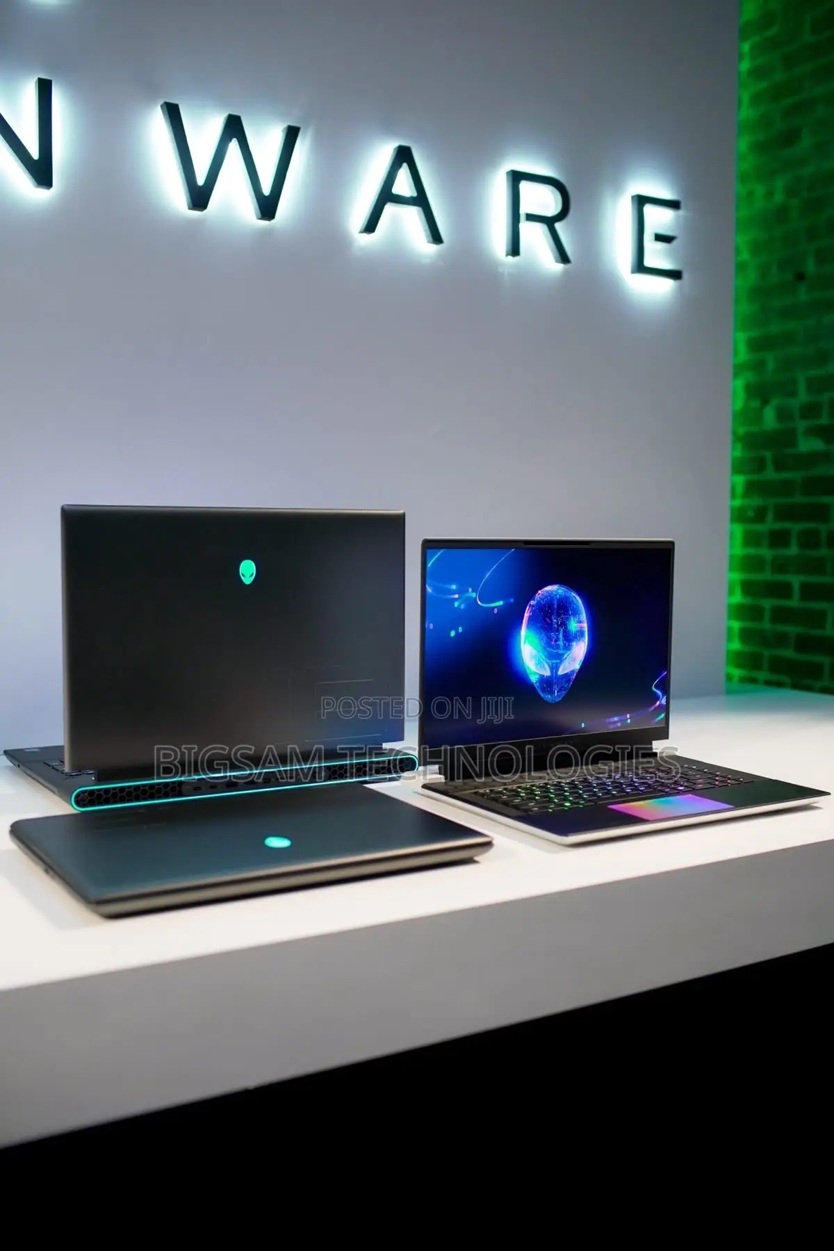 New Laptop Alienware 16 Aurora 16GB Intel Core i7 SSD 1T