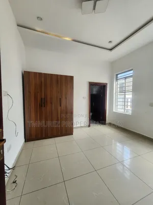 Studio Apartment in Chevron for rent