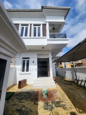 Studio Apartment in Chevron for rent