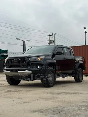 New Toyota Hilux 2024 Black
