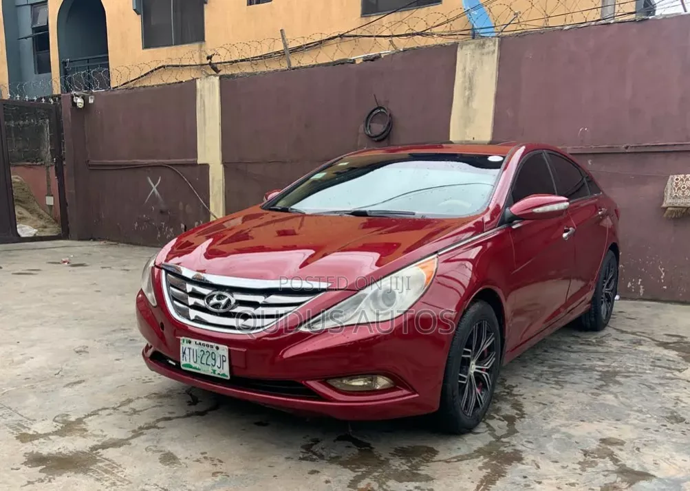 Hyundai Sonata 2012 Red