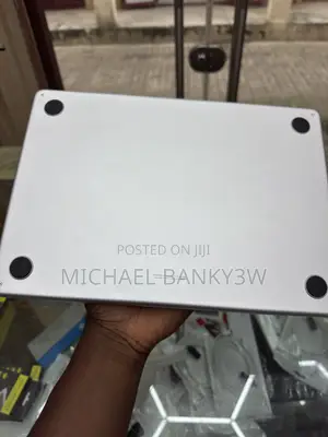 Laptop Apple MacBook Air 2022 M2 8GB Apple M2 SSD 512GB