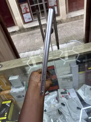 Laptop Apple MacBook Air 2022 M2 8GB Apple M2 SSD 512GB