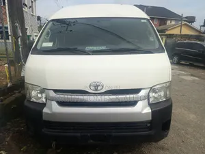 Toyota HiAce 2013 White