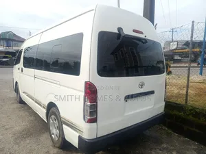 Toyota HiAce 2013 White