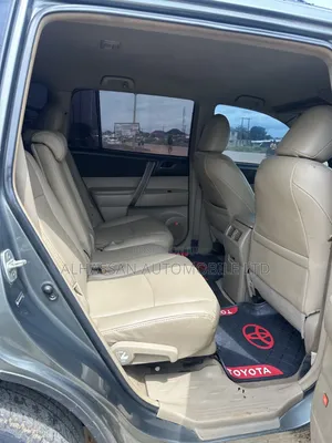 Toyota Highlander 2010 Green