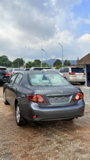 Toyota Corolla LE 4dr Sedan (1.8L 4cyl 4A) 2010 Gray