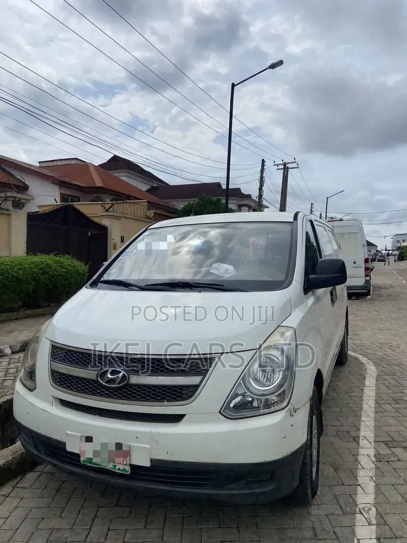 Hyundai H1 2012 White