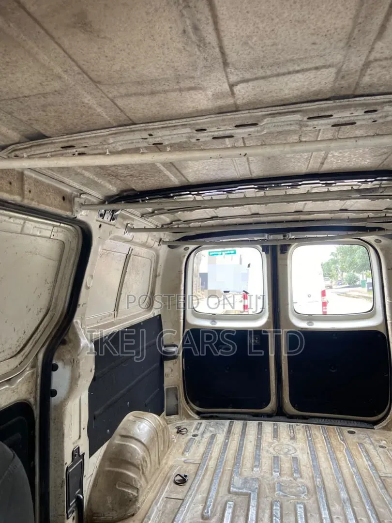 Hyundai H1 2012 White
