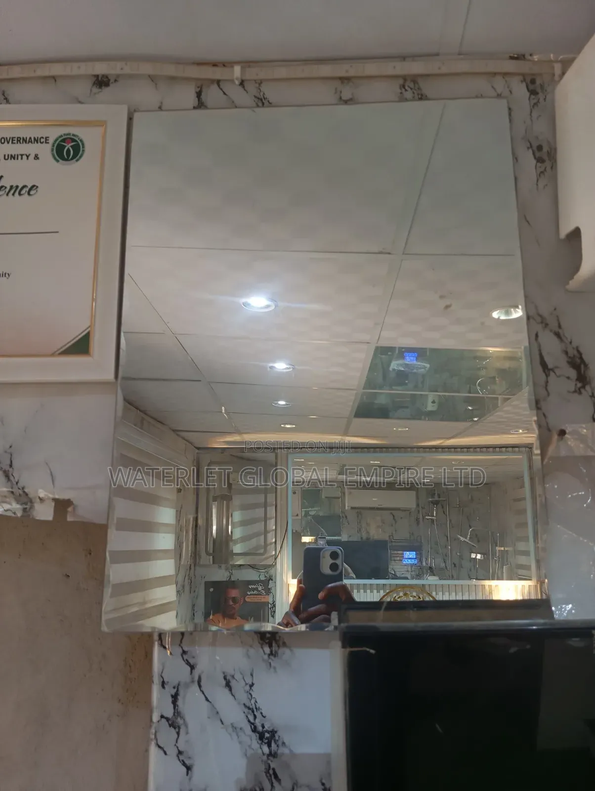 Plain Mirrors and Led Mirrors