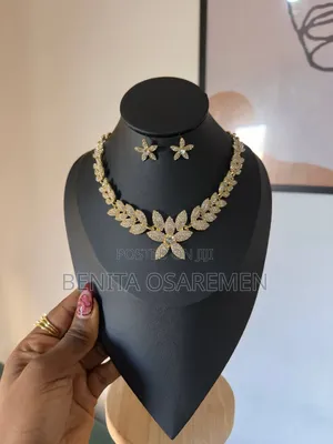 Flower Necklace Set