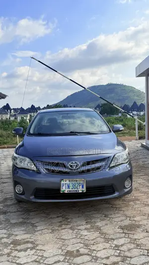 Toyota Corolla LE 4dr Sedan (1.8L 4cyl 4A) 2012 Gray