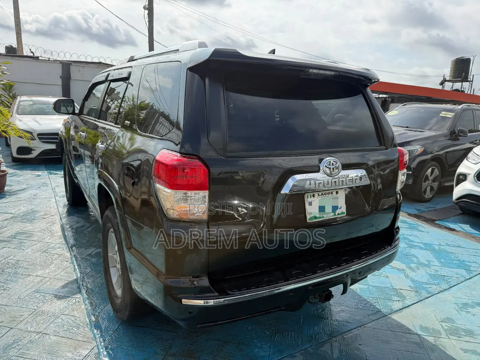 Toyota 4-Runner SR5 4WD 2011 Black