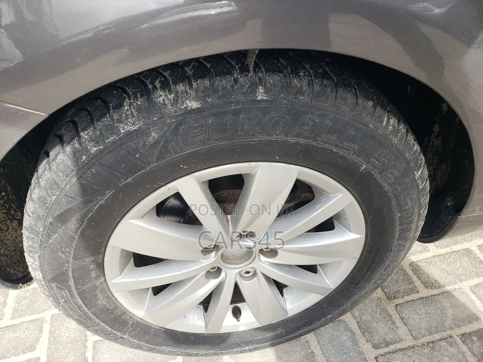 Volkswagen Passat 2012 Gray