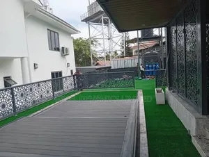 Exquisite Artificial Carpet