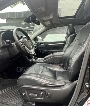 Toyota Highlander XLE 4x4 V6 (3.5L 6cyl 8A) 2017 Black