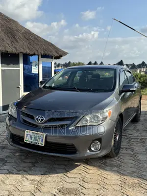 Toyota Corolla LE 4dr Sedan (1.8L 4cyl 4A) 2012 Gray