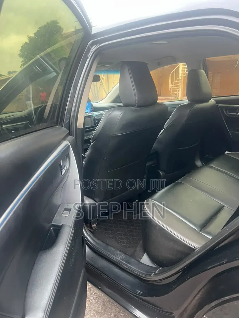 Toyota Corolla 2015 Black