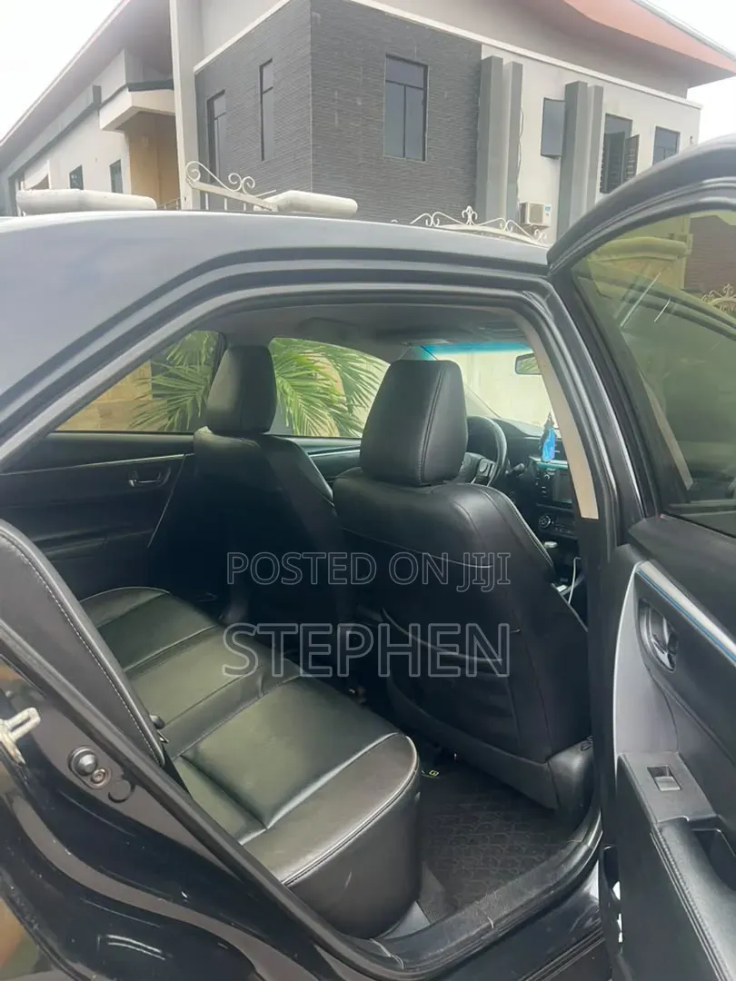 Toyota Corolla 2015 Black