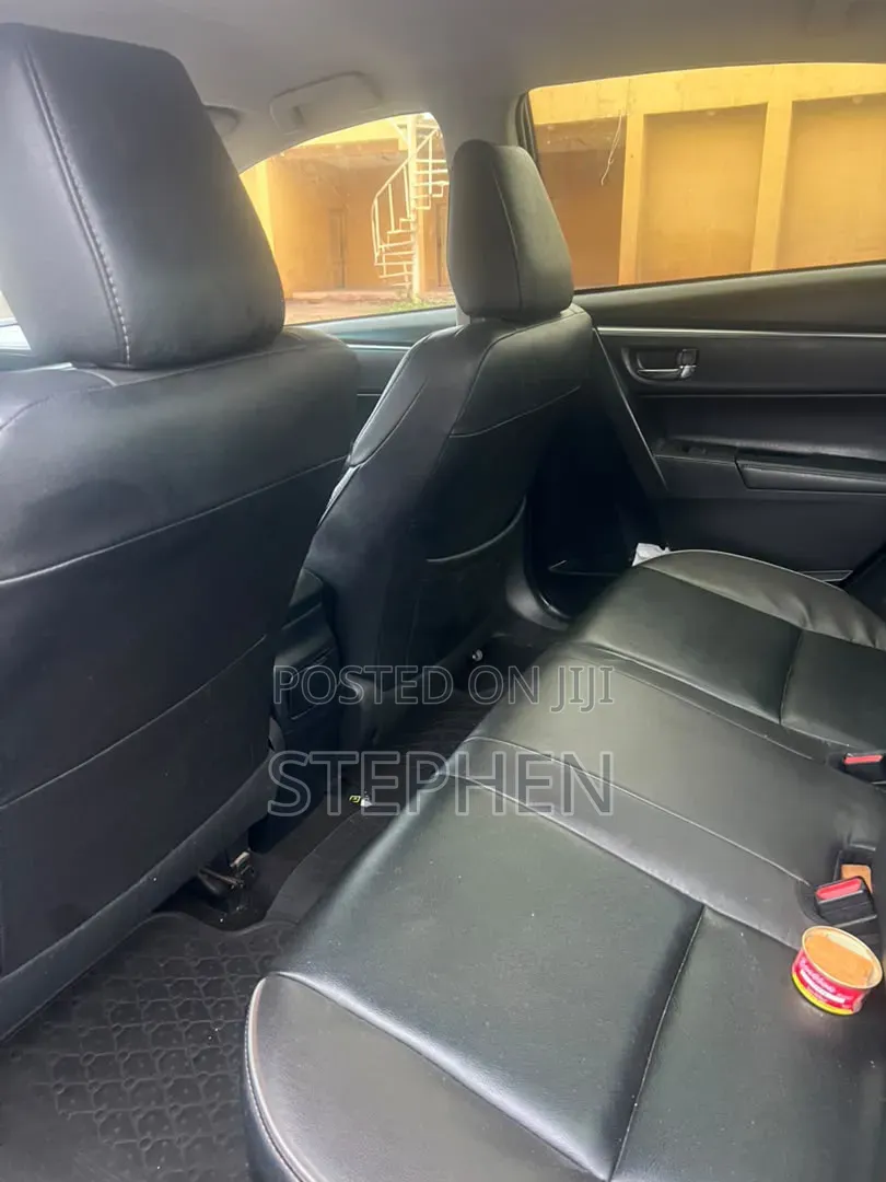 Toyota Corolla 2015 Black