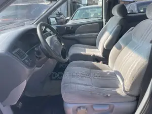 Toyota Sienna 2000 Green