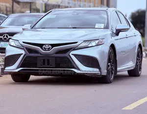 Toyota Camry XSE 2021 Silver