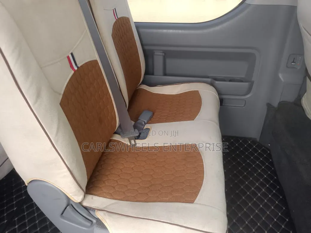 Toyota HiAce 2015 Brown