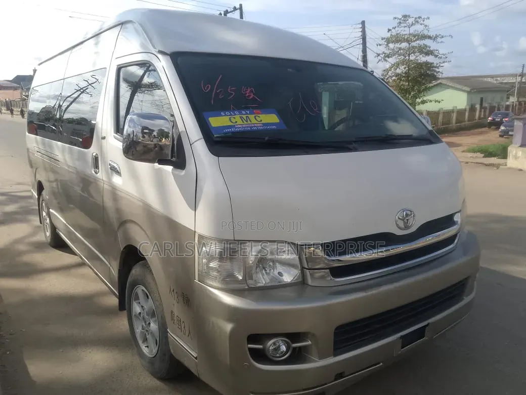 Toyota HiAce 2015 Brown