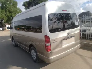 Toyota HiAce 2015 Brown