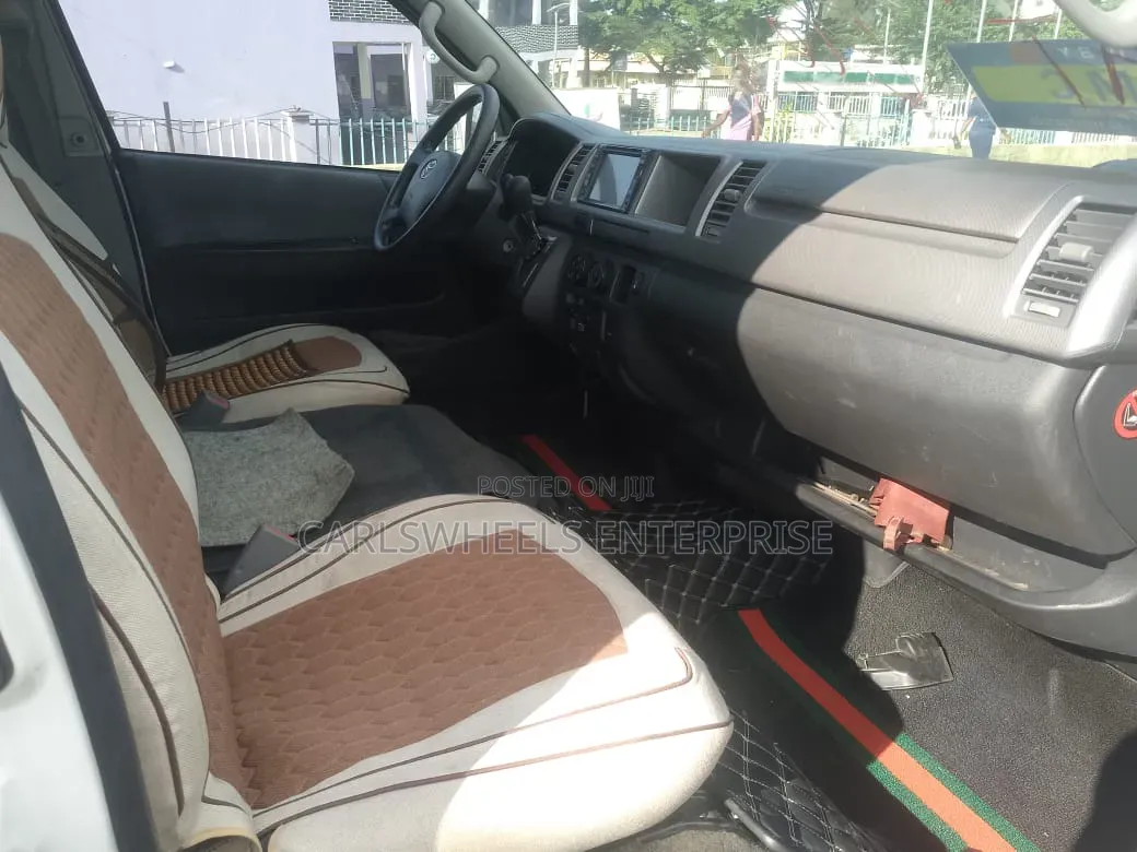Toyota HiAce 2015 Brown