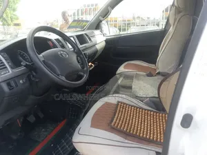 Toyota HiAce 2015 Brown