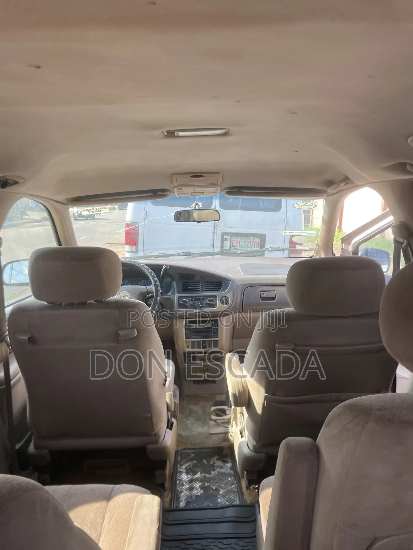 Toyota Sienna 2000 Gold