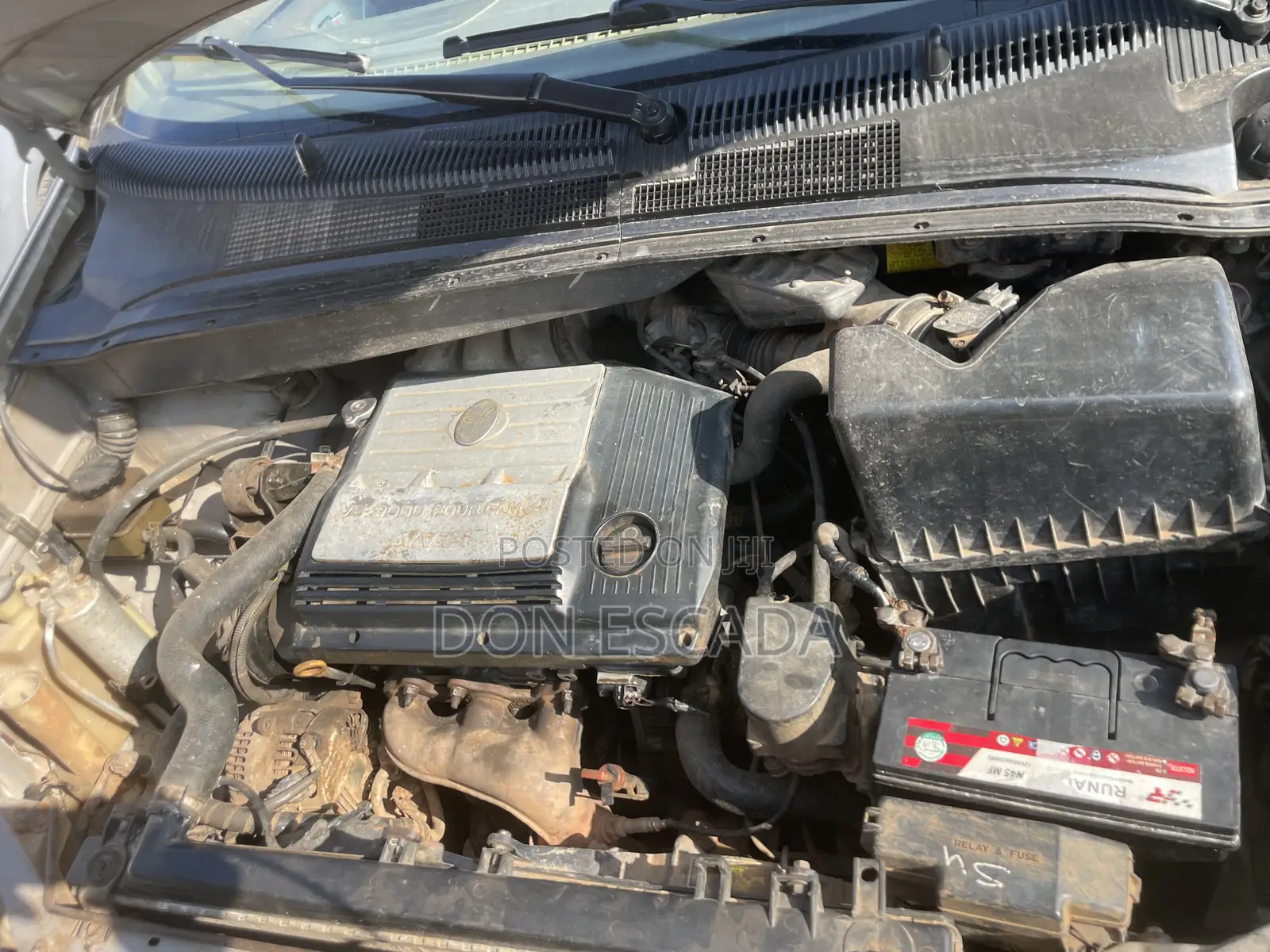 Toyota Sienna 2000 Gold