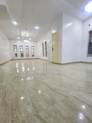 4bdrm Duplex in Chevron for rent