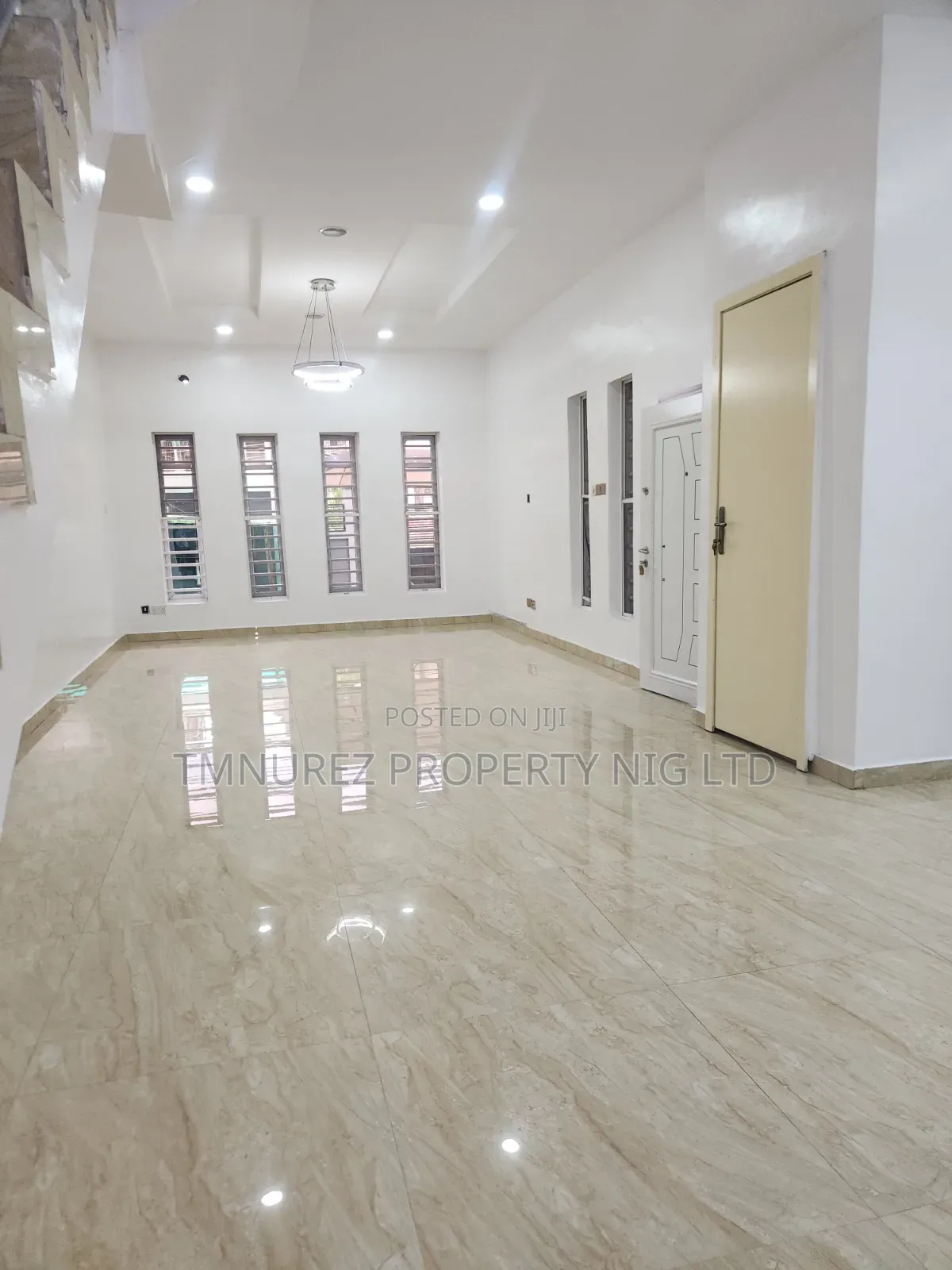 4bdrm Duplex in Chevron for rent