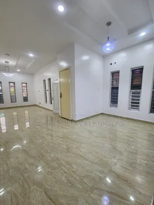 4bdrm Duplex in Chevron for rent