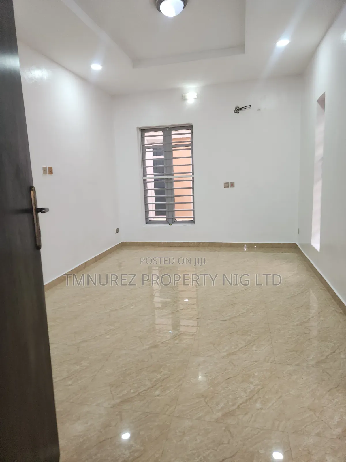 4bdrm Duplex in Chevron for rent