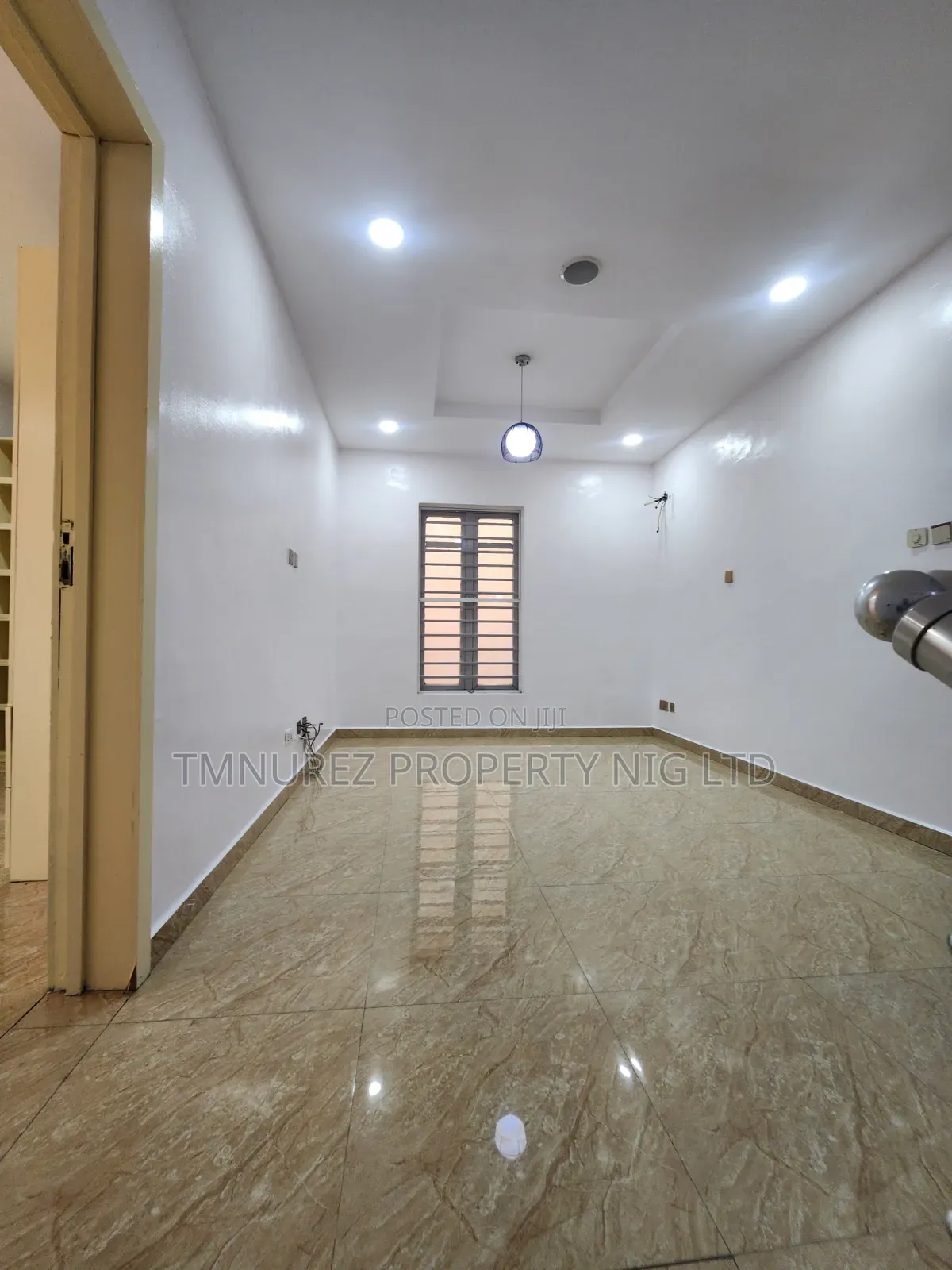 4bdrm Duplex in Chevron for rent
