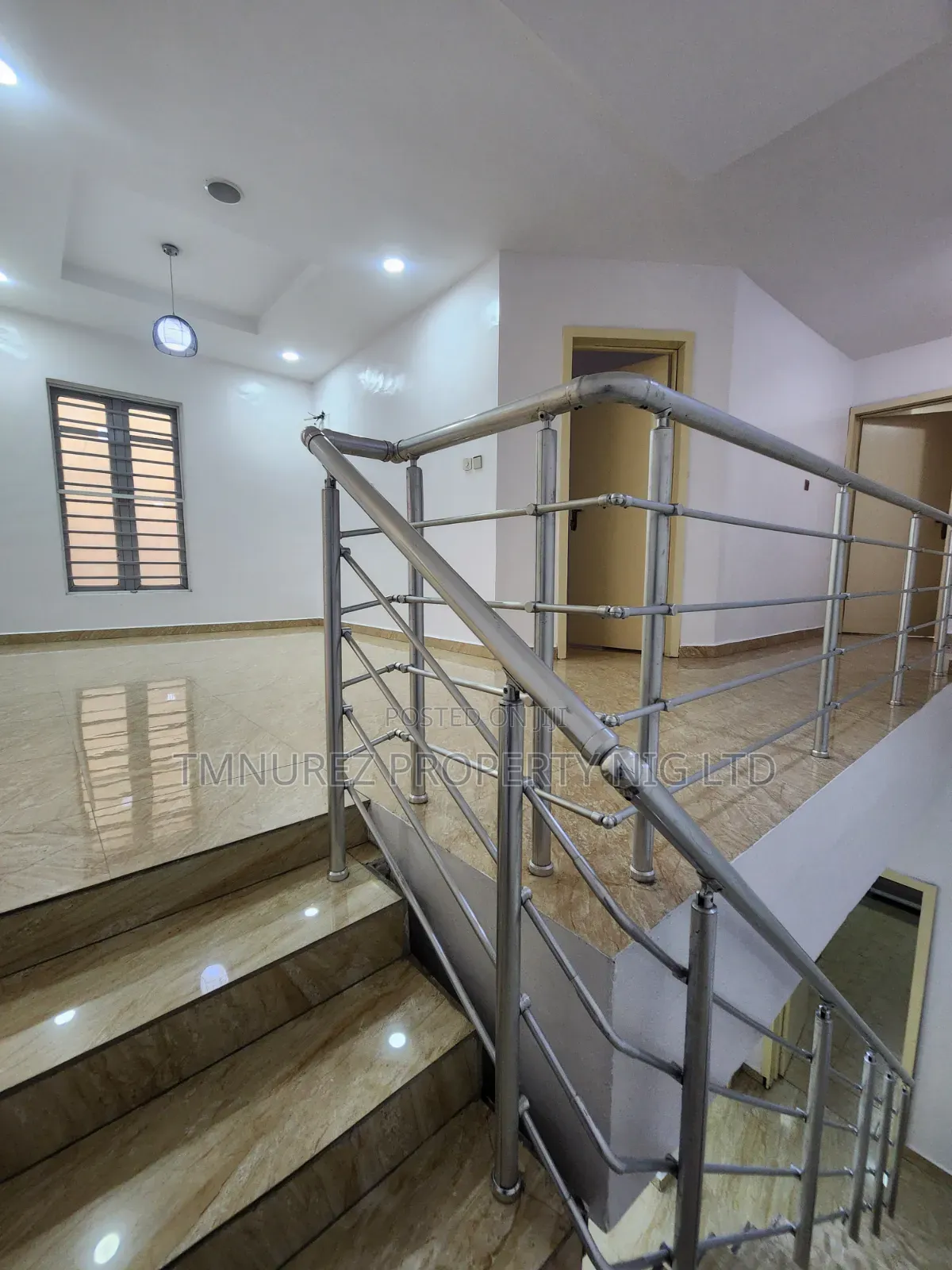 4bdrm Duplex in Chevron for rent