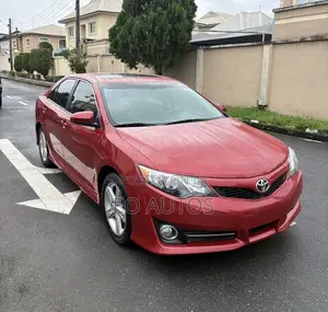 Toyota Camry SE 4dr Sedan (2.5L 4cyl 6A) 2012 Red