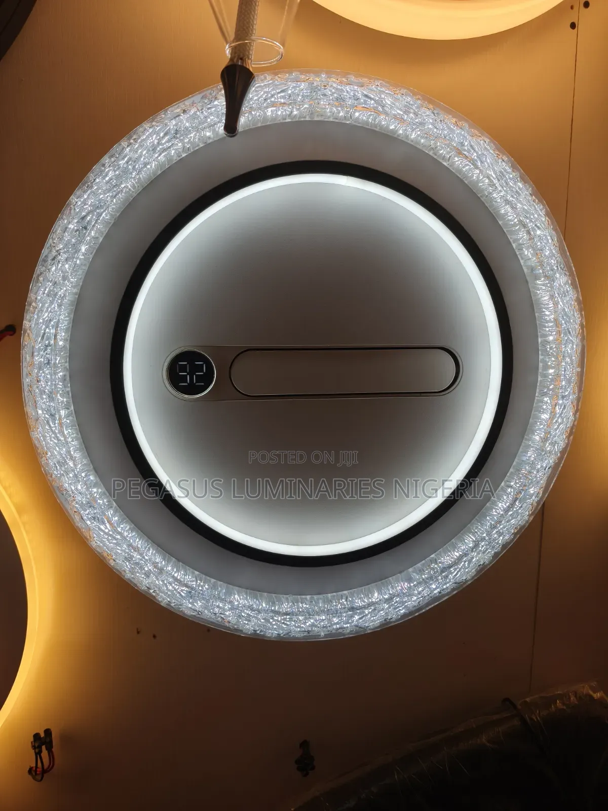 Ceiling Fittings With Fan