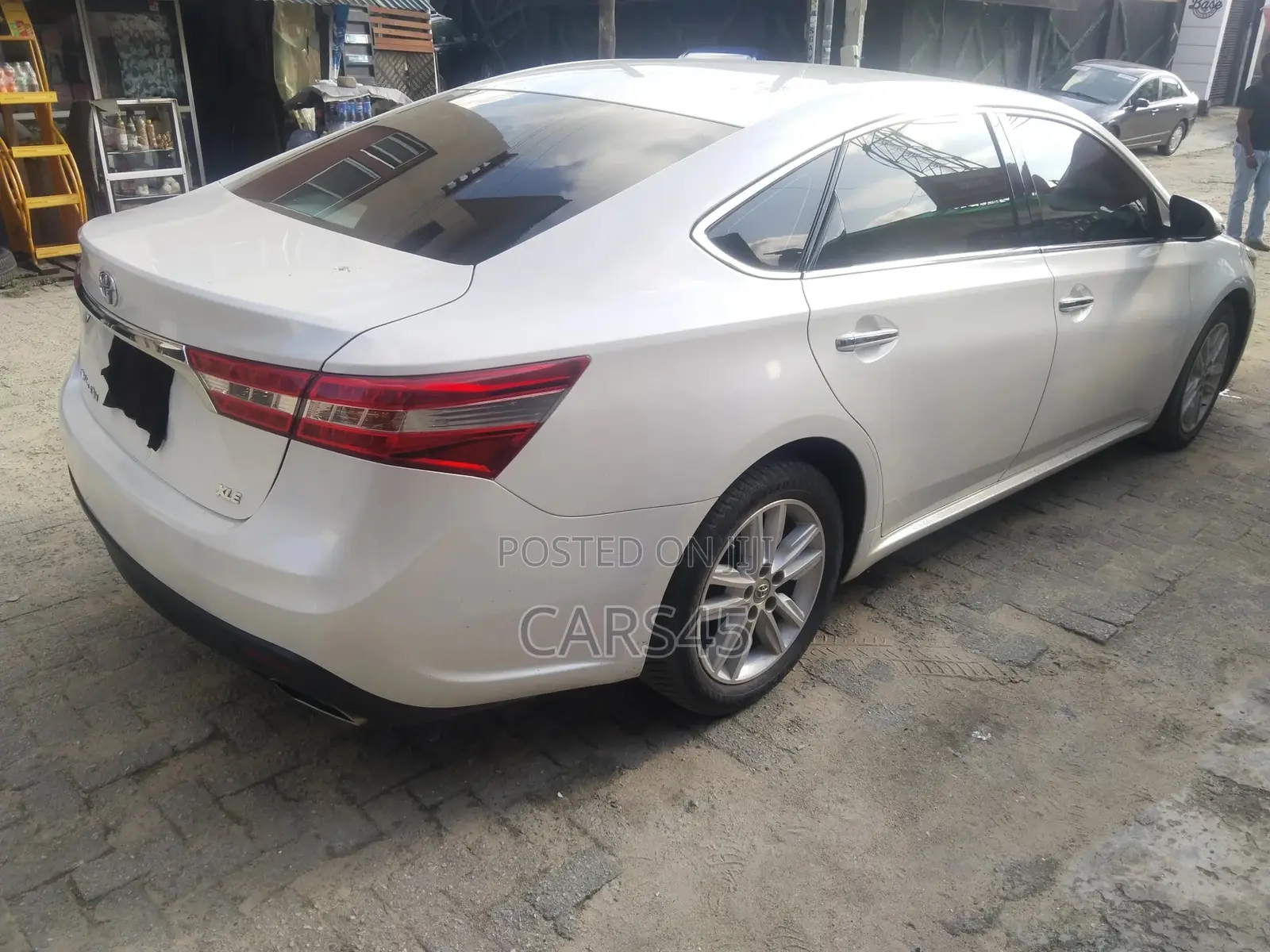 Toyota Avalon 2013 White