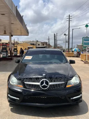 Mercedes-Benz C300 Luxury 4Matic Sedan AWD (3.0L 6cyl 7A) 2010 Black