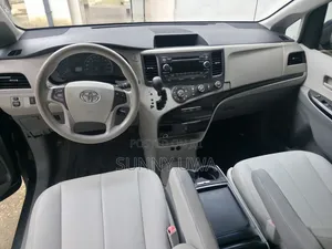 Toyota Sienna LE 7 Passenger 2012 Black