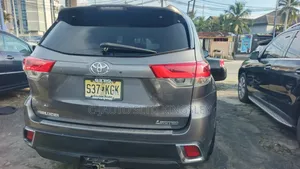 Toyota Highlander Limited Platinum 4x2 V6 (3.5L 6cyl 8A) 2018 Gray