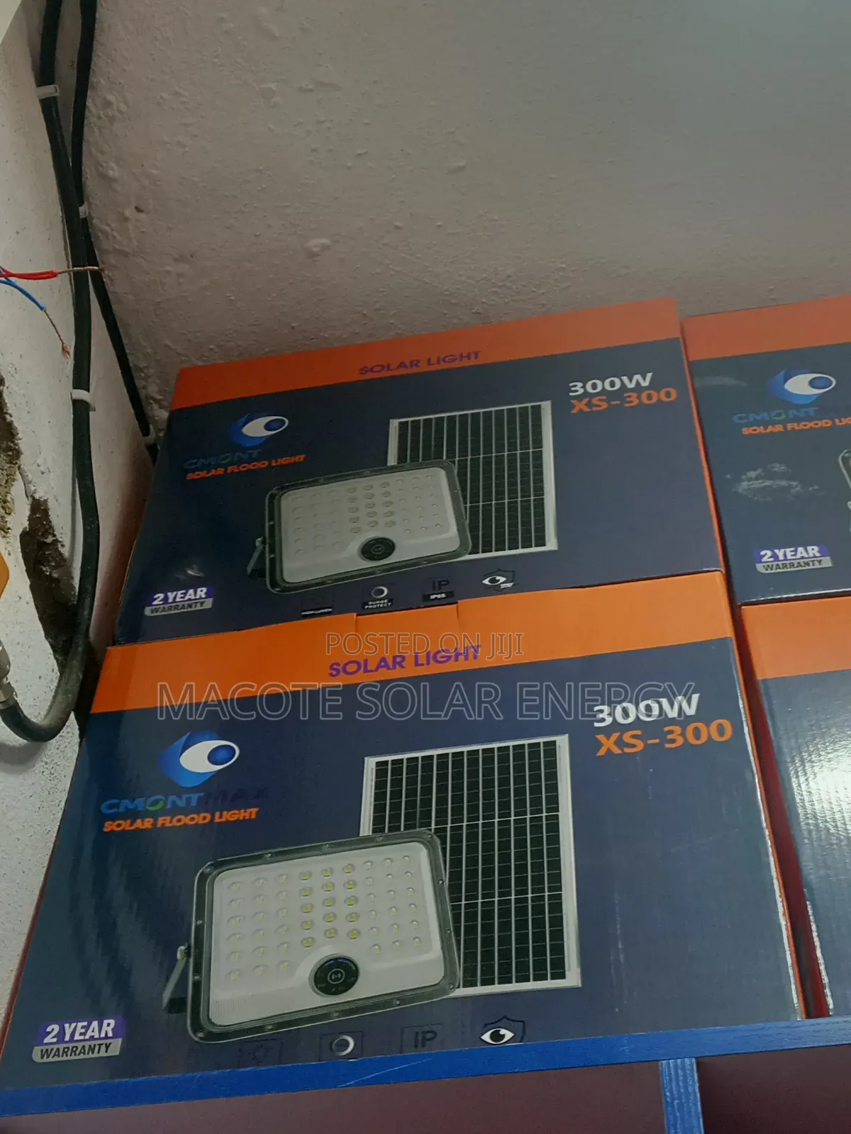 300w Cmontmax Litthium Battery Solar Flood Light