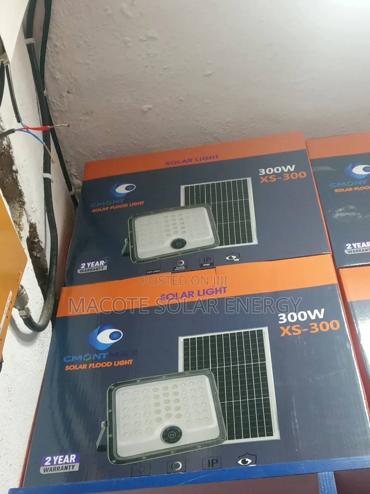 300w Cmontmax Litthium Battery Solar Flood Light