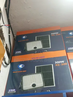 300w Cmontmax Litthium Battery Solar Flood Light
