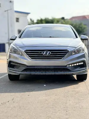 Hyundai Sonata Sport 4dr Sedan (2.4L 4cyl 6A) 2015 Gray